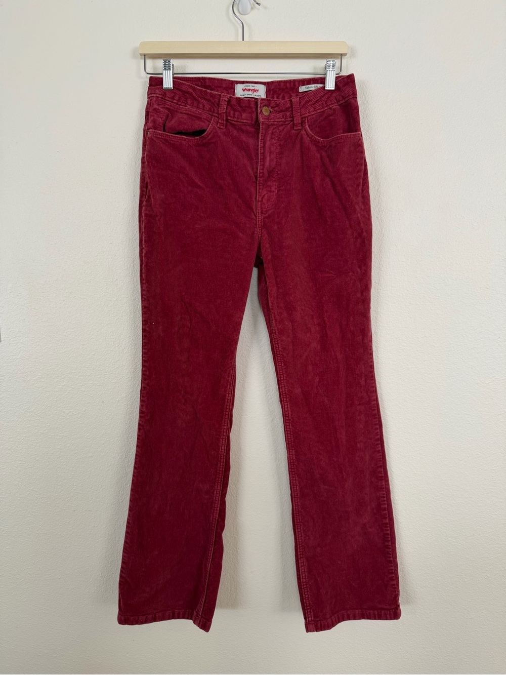 Wrangler High Rise Fierce Flare Pink   Corduroy  Pants Size 8/30.   J028